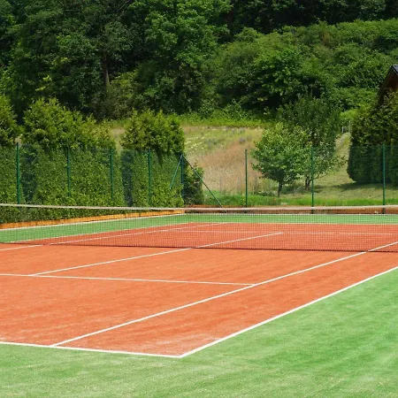 Doslonce Wellnes & Farm Hotel