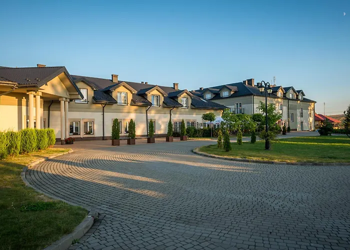 Doslonce Wellnes & Farm Hotel 4*